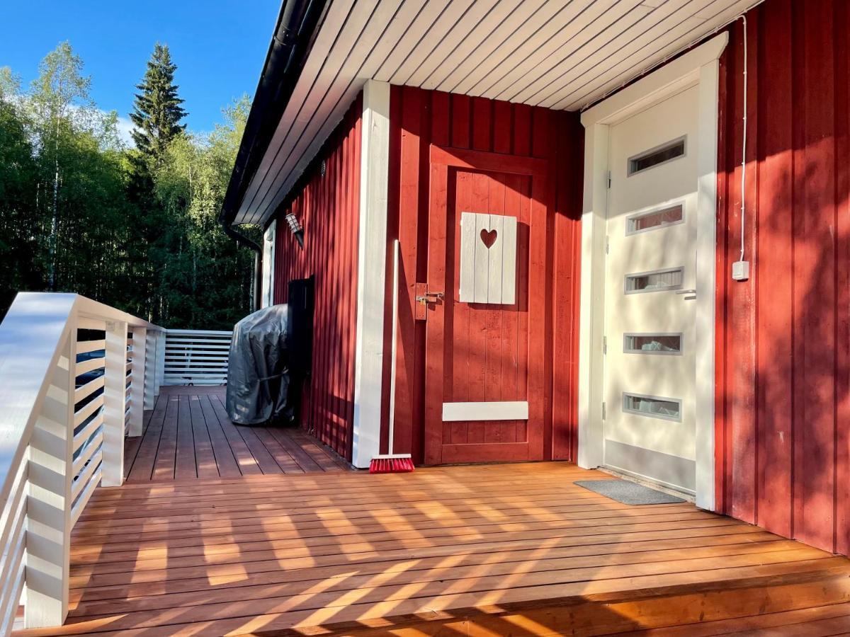 Cozy Renovated House With A Lot Of Parking Space. 하파란다 외부 사진