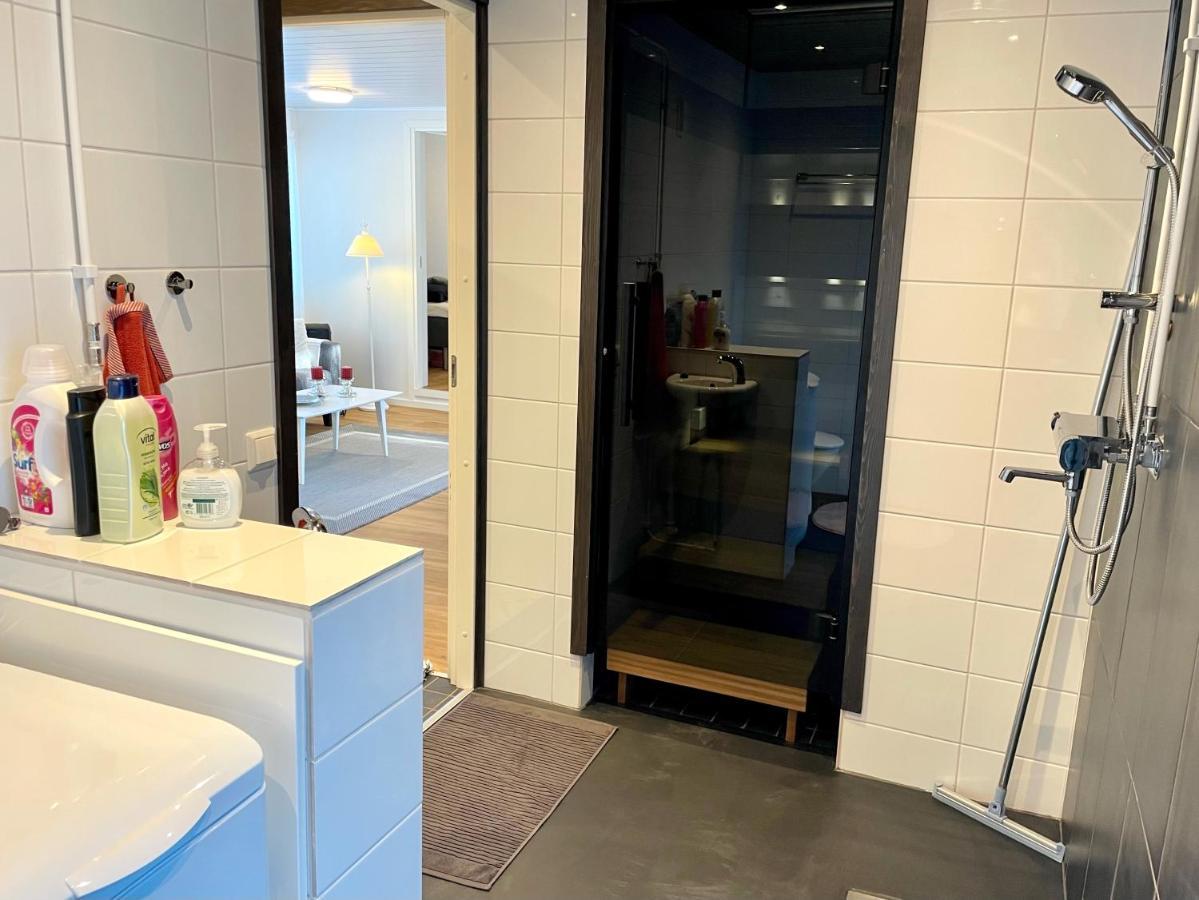 Cozy Renovated House With A Lot Of Parking Space. 하파란다 외부 사진