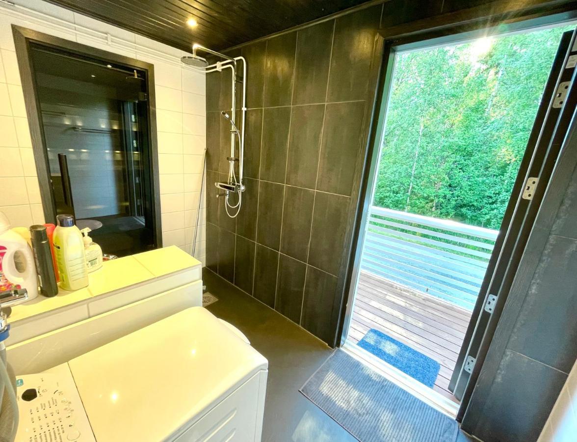 Cozy Renovated House With A Lot Of Parking Space. 하파란다 외부 사진